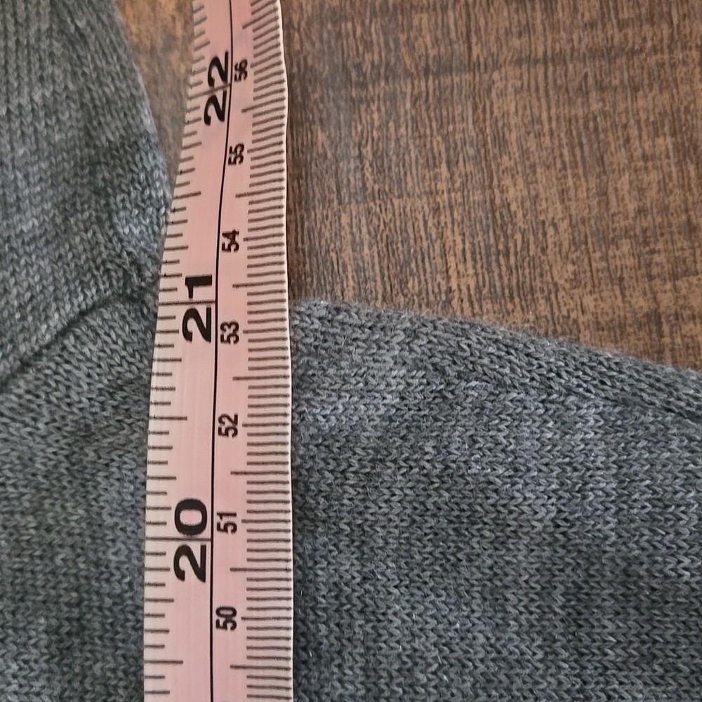 Cutter and Buck Light Gray V Neck Sweater Merino Wool Blend XL Minimalist - Picture 6 of 7